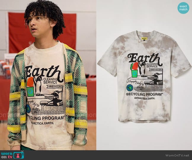 Market at Urban Outfitters Cleaning Service Tee worn by Finn Alexander (Faly Rakotohavana) on UnPrisoned