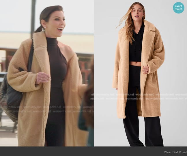 Alo Oversized Sherpa Trench worn by Heather Dubrow on The Real Housewives of Orange County