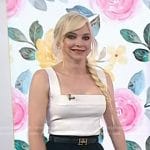 Anna Faris’s white square neck top on Today