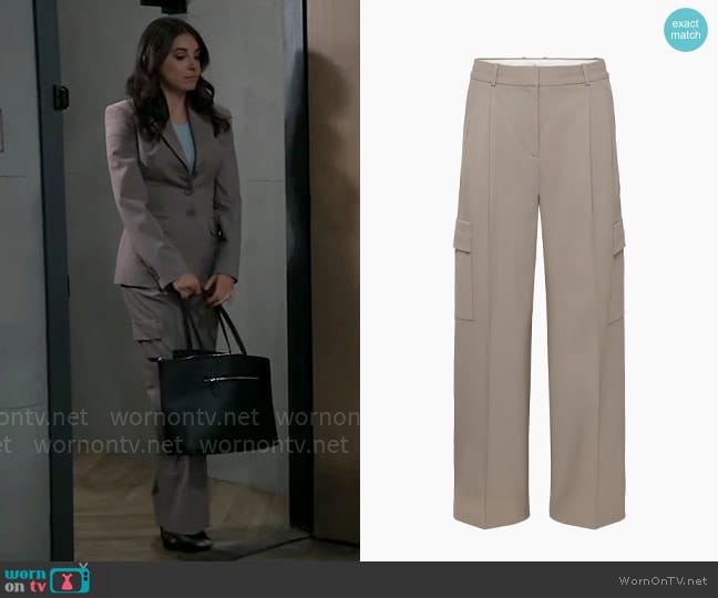 Babaton at Aritzia Spotlight Cargo Pant in Felted Taupe worn by Molly Lansing-Davis (Kristen Vaganos) on General Hospital