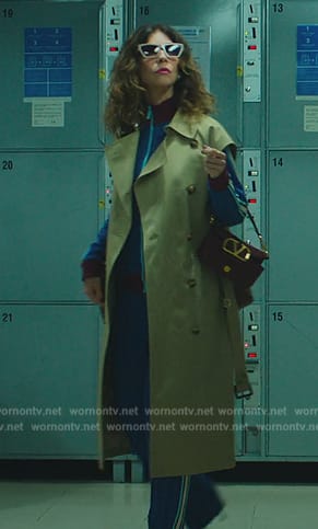 Carmen's brown leather bag and blue tracksuit on Elite