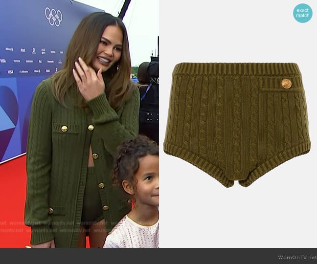 Chloe Cable-knit cotton-blend shorts worn by Chrissy Teigen on E! News