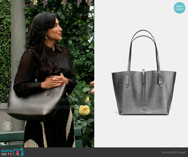 Coach Market Tote in Gunmetal worn by Audra Charles (Zuleyka Silver) on The Young and the Restless