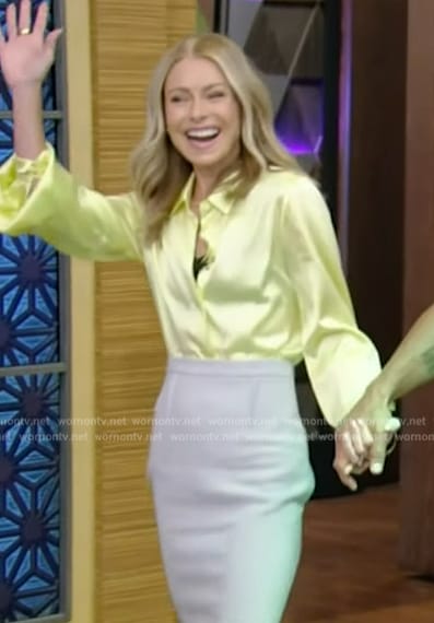 Kelly’s gray pencil skirt on Live with Kelly and Mark