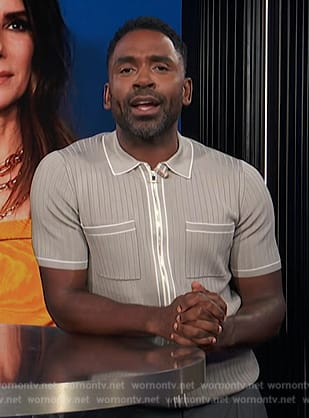 Justin's gray contrast ribbed zip front shirt on E! News