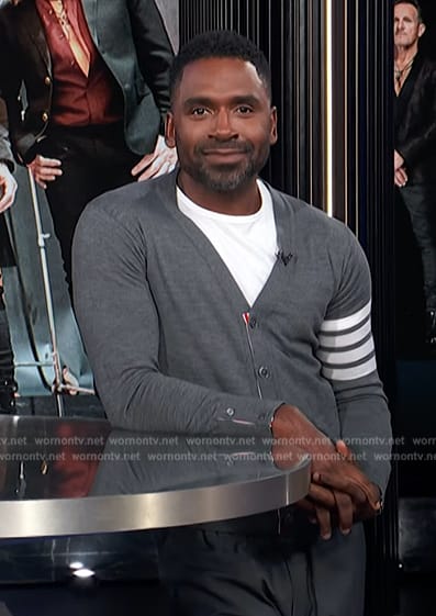 Justin's gray sleeve stripe cardigan on E! News