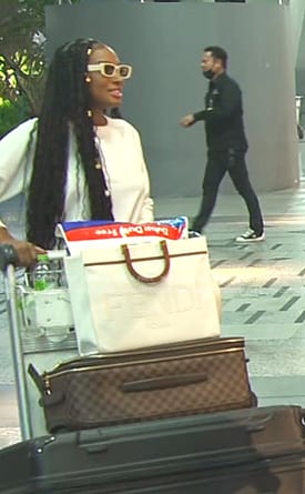 Lesa's white tote bag on The Real Housewives of Dubai