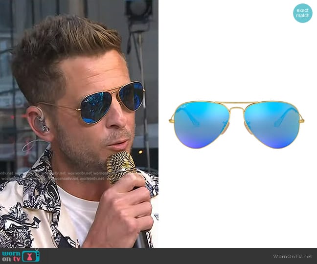 Ray-Ban Mirrored Polarized Aviator Sunglasses in Gold/ Blue Mirror worn by Ryan Tedder on Today