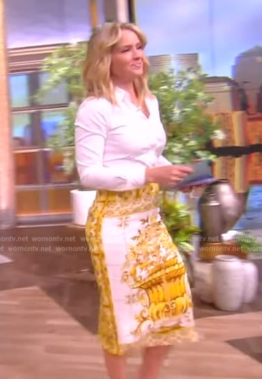 Sara’s white and gold printed skirt on The View