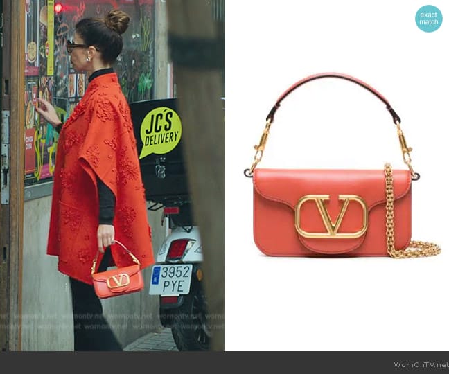 Valentino  Locò VLogo-plaque crossbody bag worn by Carmen (Maribel Verdú) on Elite