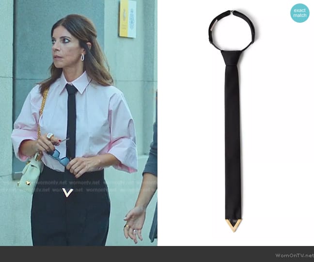 Valentino Metal V Valentine Tie worn by Carmen (Maribel Verdú) on Elite