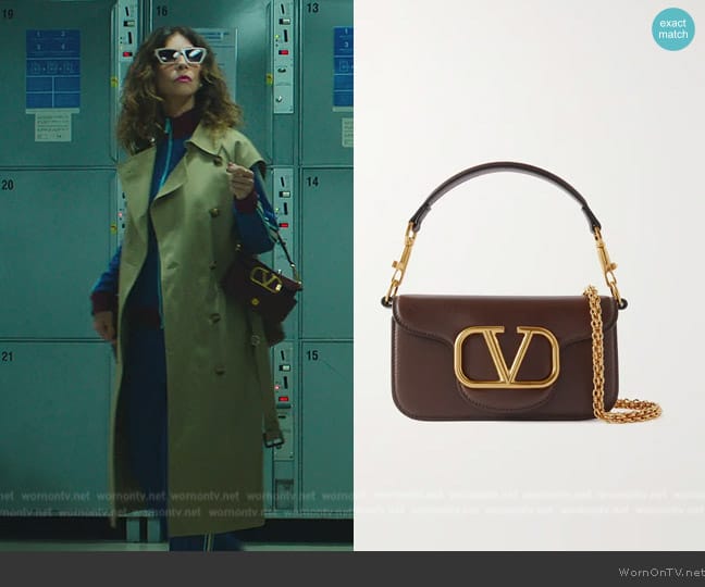 Valentino Garavani Locò small leather shoulder bag worn by Carmen (Maribel Verdú) on Elite