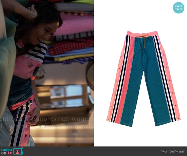 2 Mai Paris Jogging Color N°1 worn by Mindy Chen (Ashley Park) on Emily in Paris