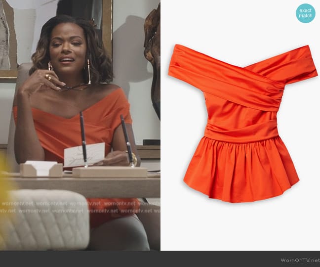 Altuzarra Pella off-the-shoulder cotton-blend poplin peplum top worn by Vivian Banks (Cassandra Freeman) on Bel-Air