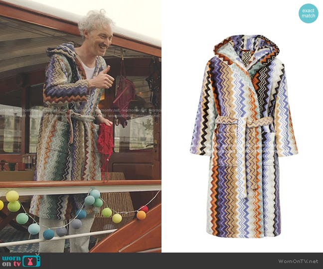 Missoni Home Giacomo hooded bathrobe worn by Luc (Bruno Gouery) on Emily in Paris