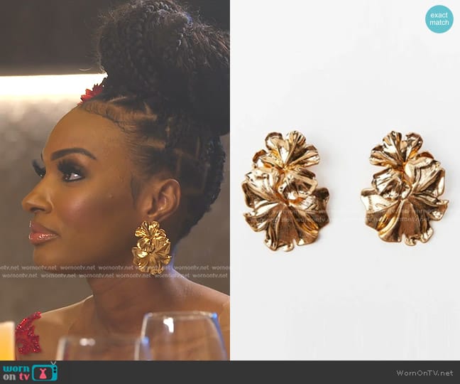 Zara Bohemian Metallic Floral Earrings worn by Lesa Milan (Lesa Milan) on The Real Housewives of Dubai