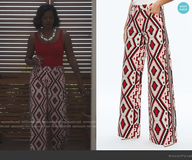 Alice + Olivia Trish Mid Rise Baggy Jean worn by Vivian Banks (Cassandra Freeman) on Bel-Air