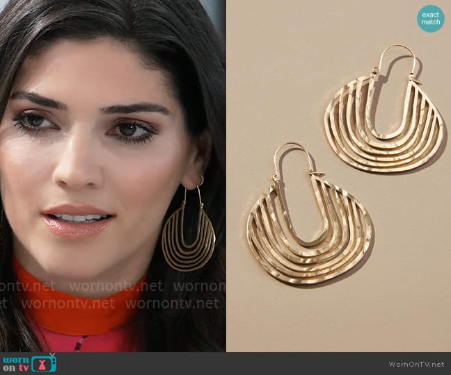 Anthropologie Hammered Curved Hoop Earrings worn by Brook Lynn Quartermaine (Amanda Setton) on General Hospital