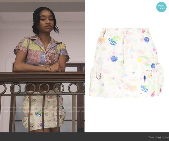 Collina Strada Floral-print cotton miniskirt worn by Ashley Banks (Akira Akbar) on Bel-Air