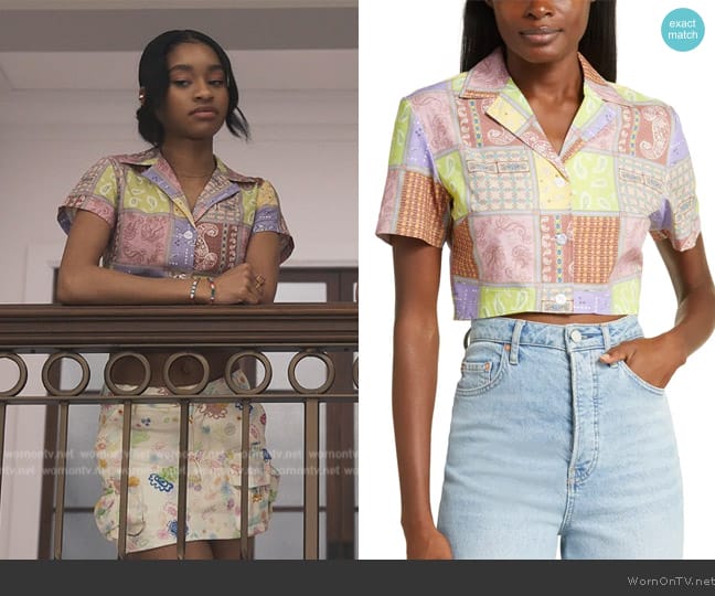 Coney Island Picnic Patchwork Print Crop Camp Shirt worn by Ashley Banks (Akira Akbar) on Bel-Air