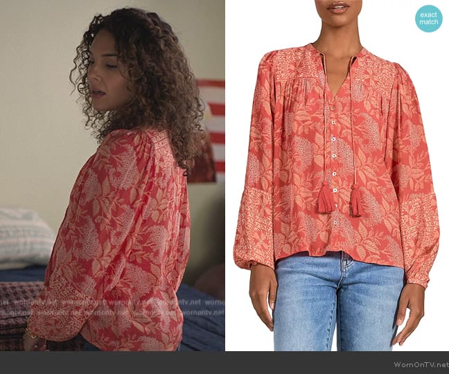 Elan Printed Puff Sleeve Split Neck Top worn by Carmen Diaz (Vanessa Rubio) on Cobra Kai