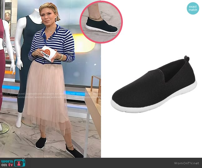 Isotoner at Amazon Zenz Slip-On Slippers in Black worn by Jill Martin on Today