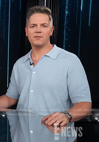 Jason's blue textured button down shirt on E! News