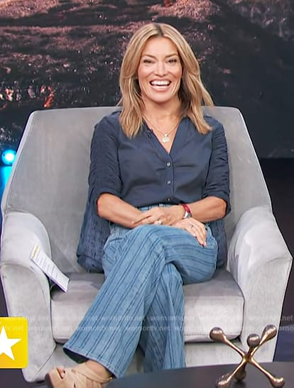 Kit's navy ruched top and striped jeans on Access Hollywood