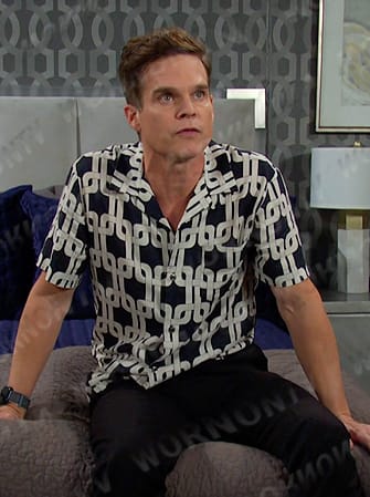 Leo's navy geometric print shirt on Days of our Lives