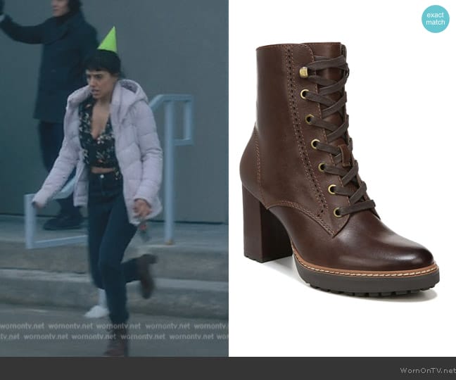 Lila’s brown lace-up boots on The Umbrella Academy