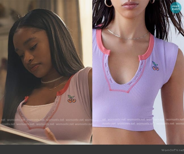 Out from Under Go for Seamless Cropped Top worn by Ashley Banks (Akira Akbar) on Bel-Air