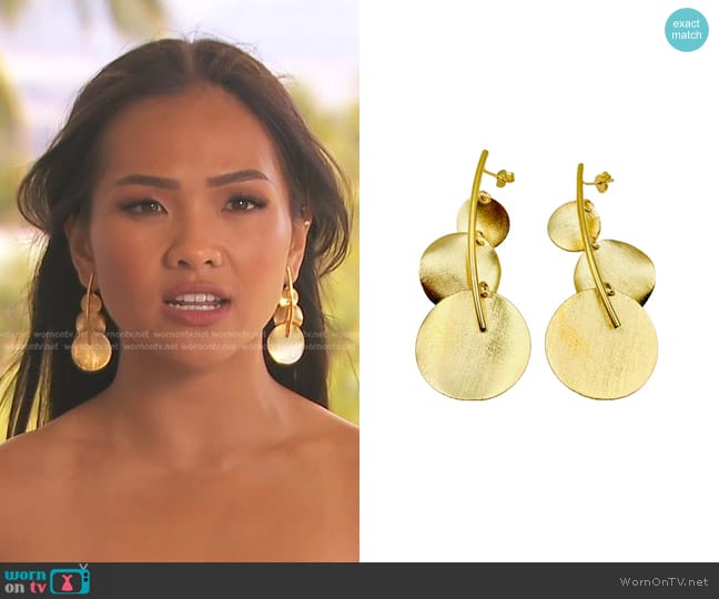 Parravi Jewelry Triple Disc Gold Earrings worn by Jenn Tran on The Bachelorette