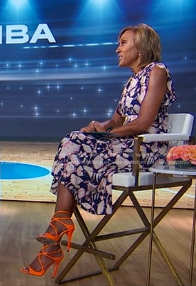 Robin’s orange strappy sandals on Good Morning America