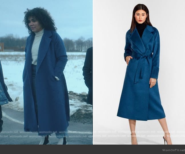 Sentaler Baby Alpaca Long Notched Collar Wrap Coat worn by Allison Hargreeves (Emmy Raver-Lampman) on The Umbrella Academy