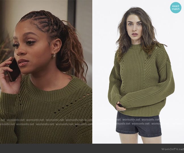 The Kooples Openwork Detailing Loose-Fit Khaki Cotton Sweater worn by Simone (Geffri Hightower) on All American Homecoming