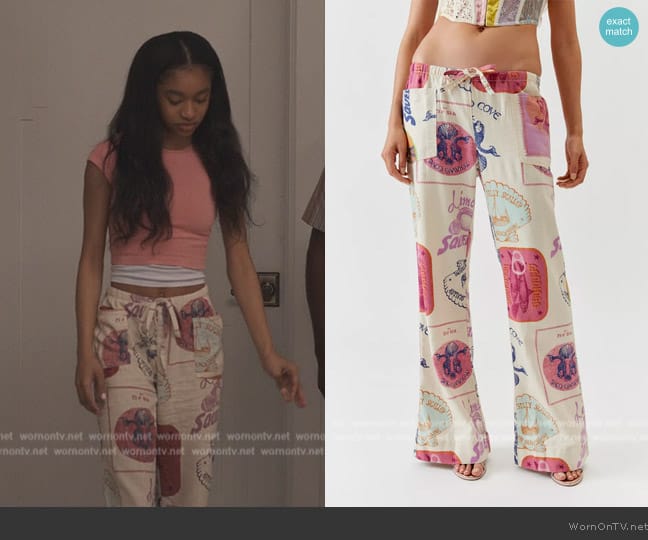 Urban Outfitters Amelie Printed Linen Pant worn by Ashley Banks (Akira Akbar) on Bel-Air