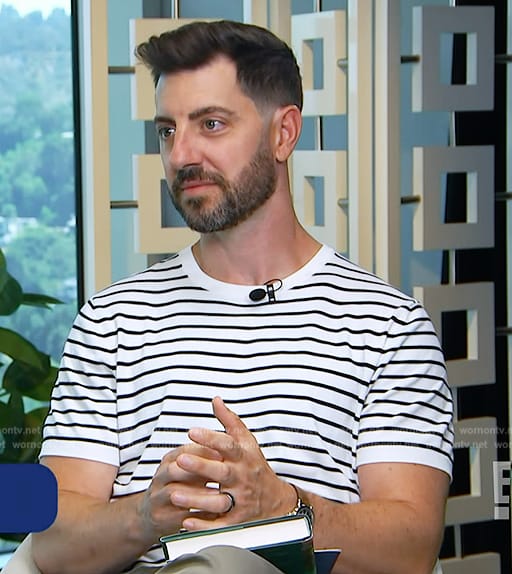 Will’s striped tee on E! News