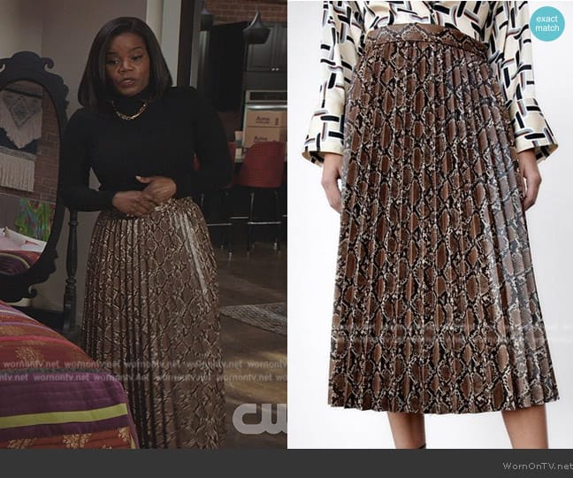 Zara Faux Leather Pleated Skirt worn by Amara Patterson (Kelly Jenrette) on All American Homecoming