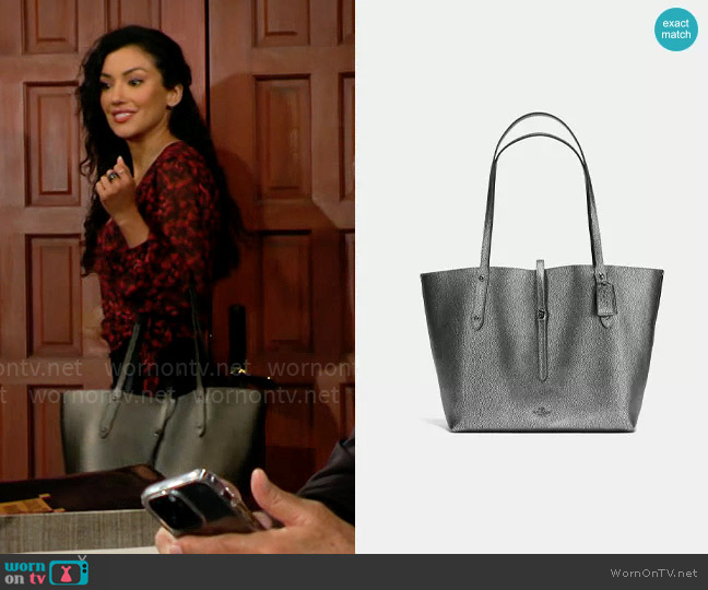 Coach Market Tote in Gunmetal worn by Audra Charles (Zuleyka Silver) on The Young and the Restless