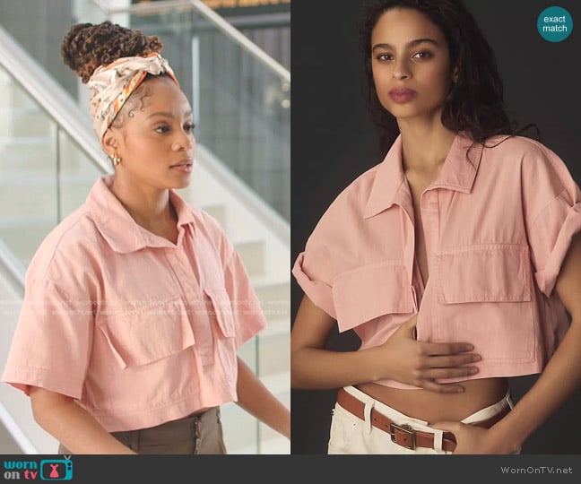 Pilcro Short-Sleeve Cropped Tee worn by Simone (Geffri Hightower) on All American Homecoming