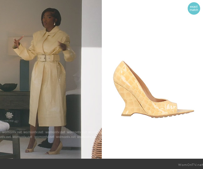 Bottega Veneta Croc Pumps worn by Chelsea Lazkani on Selling Sunset