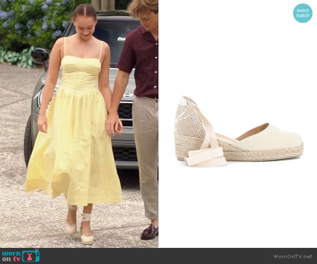 Belly’s beige wedge sandals on The Summer I Turned Pretty