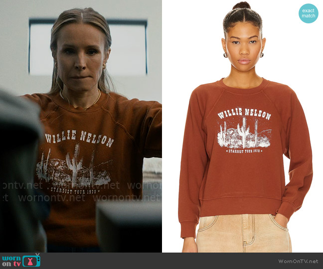 Daydreamer Willie Nelson Stardust Tour Raglan Crew worn by Joanne (Kristen Bell) on Nobody Wants This