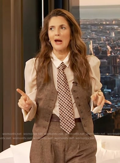 Drew's contrast blouse on The Drew Barrymore Show