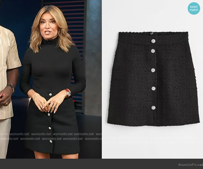 H&M A-Line Skirt worn by Kit Hoover on Access Hollywood