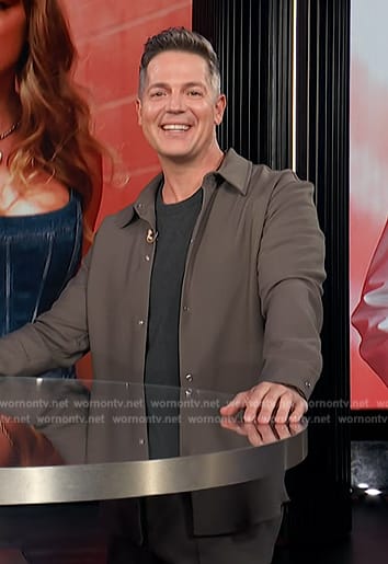 Jason's brown stud button jacket on E! News