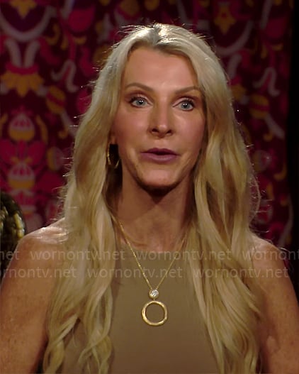 Joan's gold circle necklace on The Golden Bachelorette