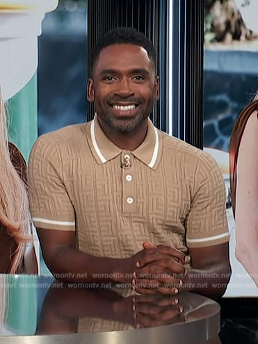 Justin's beige monogram logo polo on E! News