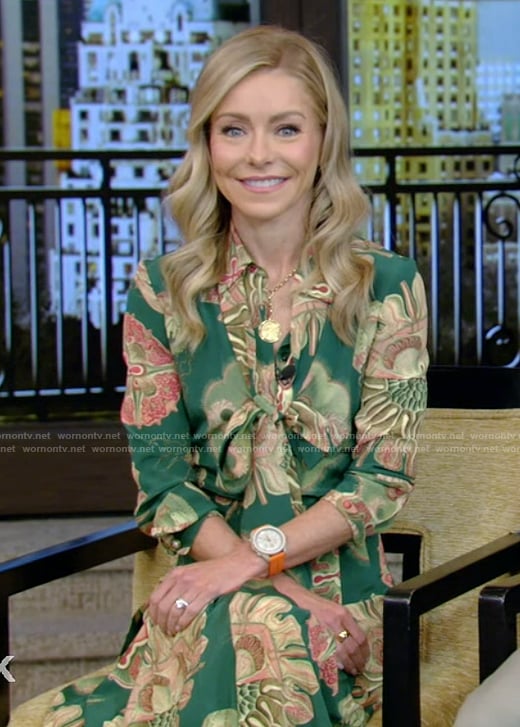 Kelly’s green floral print dress on Live with Kelly and Mark