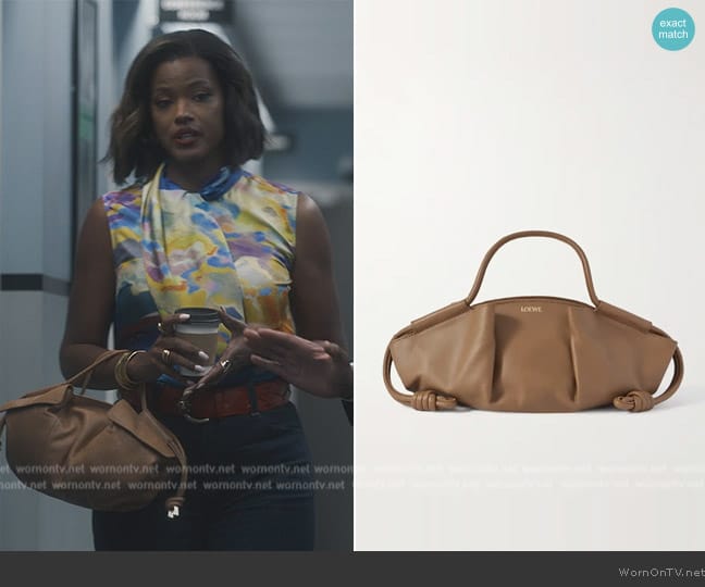 Loewe Paseo leather shoulder bag worn by Vivian Banks (Cassandra Freeman) on Bel-Air